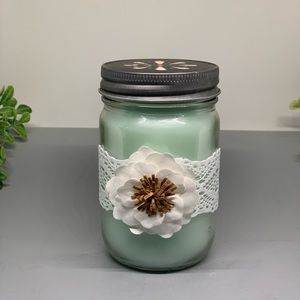 12 oz gardenia scented candle.